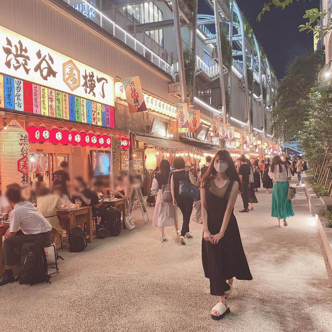 松下玲緒菜さんのインスタグラム写真 - (松下玲緒菜Instagram)「東海のお店に名古屋めしたくさんあったから食べたかったけど人たくさんいたからどこも入るのやめた🥺」9月6日 21時22分 - matsushita_reona