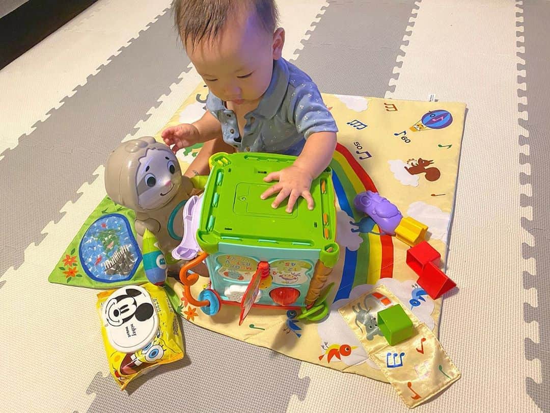 のインスタグラム：「禅、お座りがしっかり安定するようになった👏🥳  #男の子ベビー #男の子ママ #7ヶ月ベビー  #生後7ヶ月」