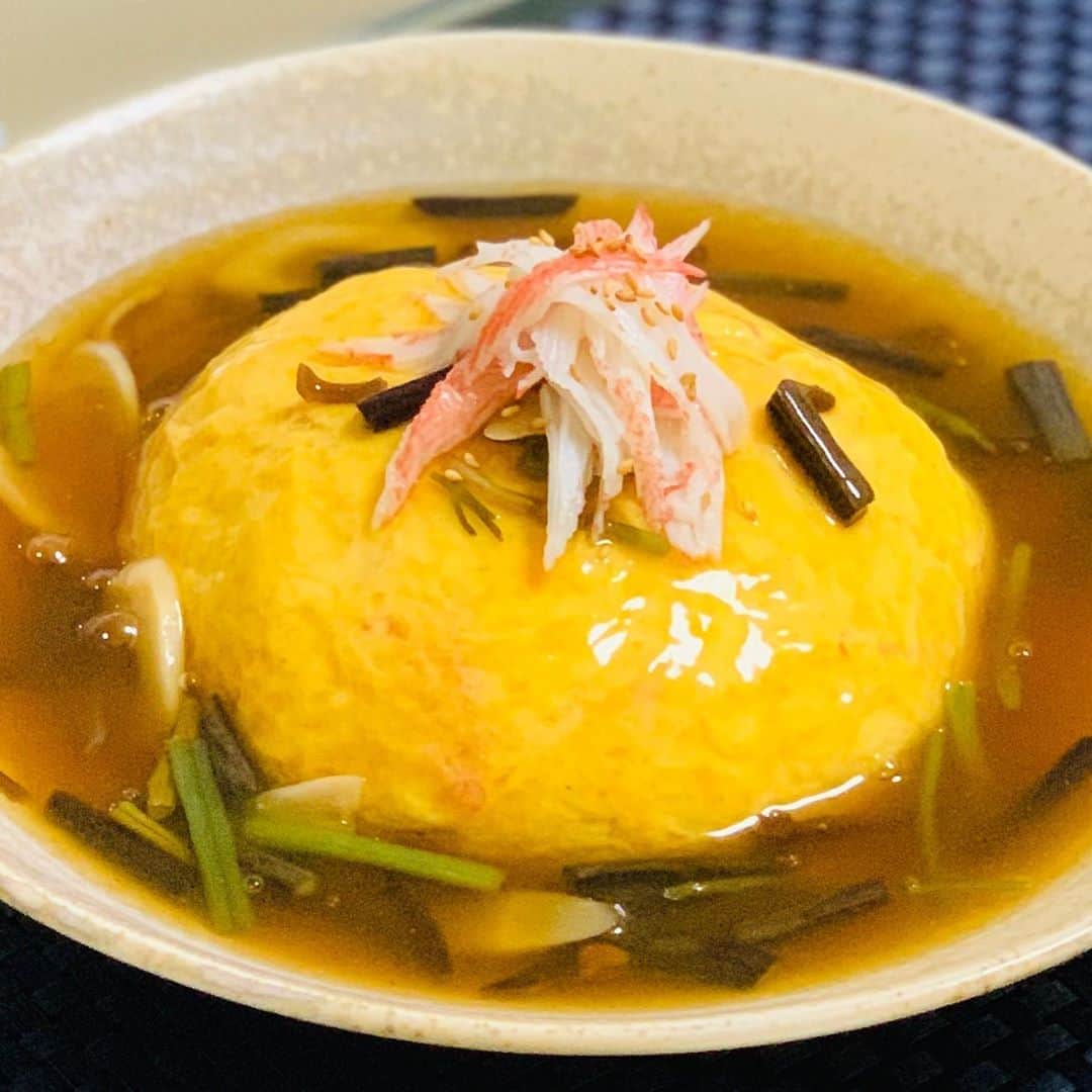 のインスタグラム：「この前息子ちゃんに提供した天津飯。歴代最強の出来やった。我ながら怖くなるくらいの美味しさだったのよ〜〜。」