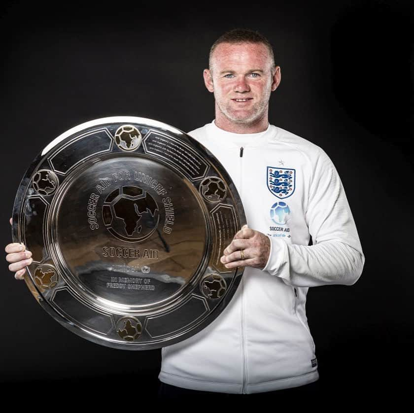 ウェイン・ルーニーさんのインスタグラム写真 - (ウェイン・ルーニーInstagram)「Looking forward to managing @england at @socceraid tonight. A special event for a special cause @unicef_uk 💙  📸 Watch live and exclusive this evening at 6:30pm on @ITV」9月6日 21時33分 - waynerooney