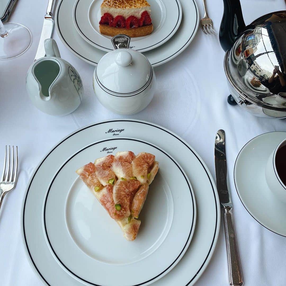 のインスタグラム：「最高に幸せなtea time☕︎」