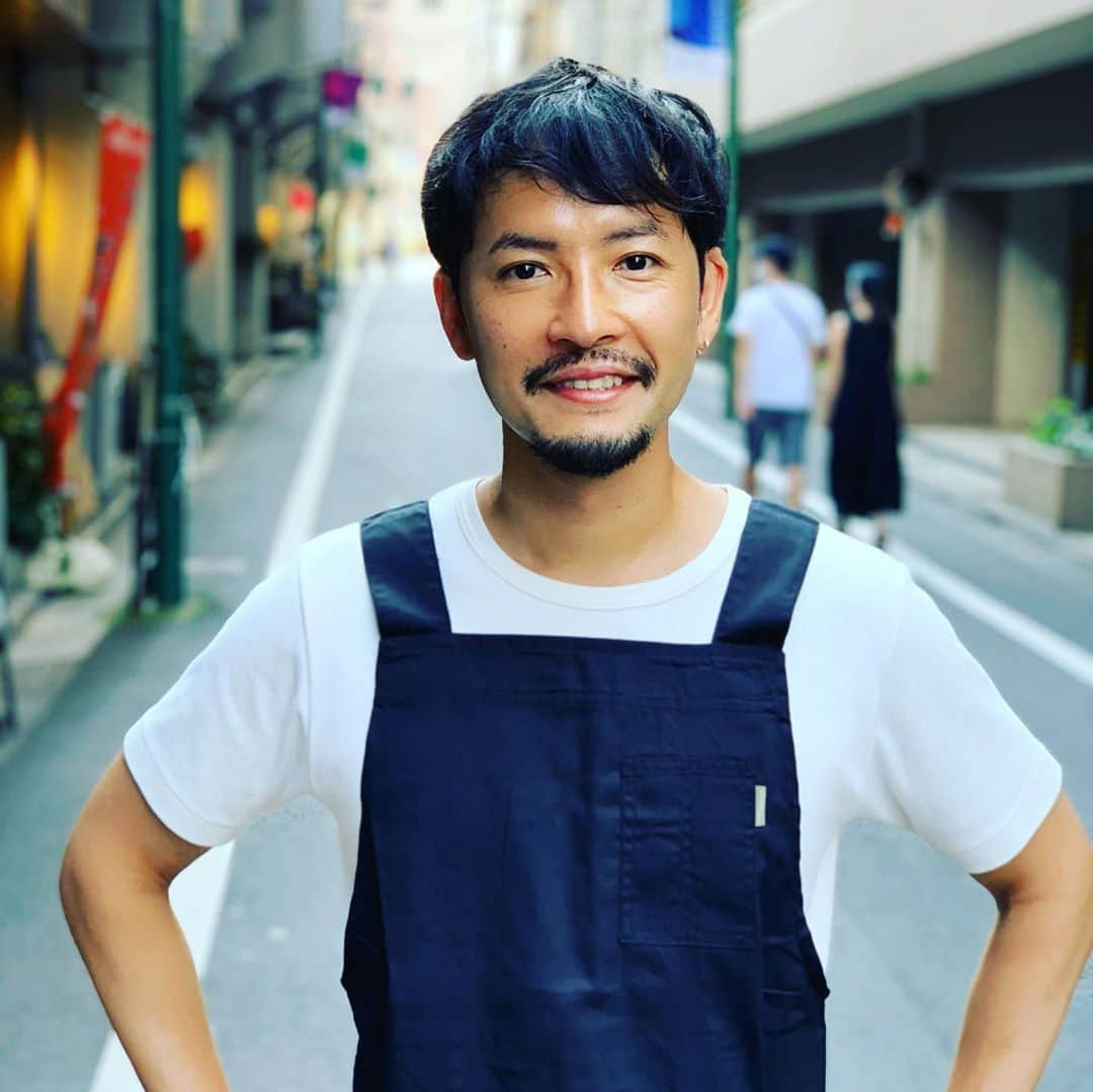 小柳津林太郎さんのインスタグラム写真 - (小柳津林太郎Instagram)「飲食業は奥深い。チーム一同がんばります！一つの住所で、日中はデリバリー基軸で、ヘルシービピンパを、、、夜は接客基軸で、アルゼンチンステーキバルを。まさにハイブリッドでやってますが、奥が深いです。  中目黒のアサドールデルプラドの店をまがりしてやってます！お店情報はプロフリンクから！ アサドールデルプラド 東京都目黒区上目黒3-5-29 中目黒高架下 @itaewonbowls   #イテウォンボウルズ #ビピンパ #韓国 #フエゴトウキョウ #ステーキ #アルゼンチン #itaewonbowls #bibimbap #fuegotokyo #steak #argentine」9月6日 21時37分 - rinsta_gram1002