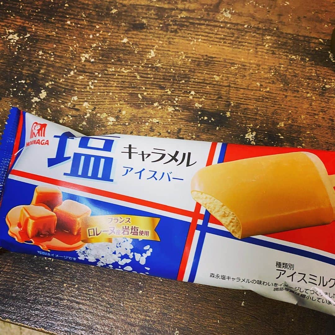 山田しょうこのインスタグラム：「暑いから塩欲した。 #塩キャラメル  #アイス」