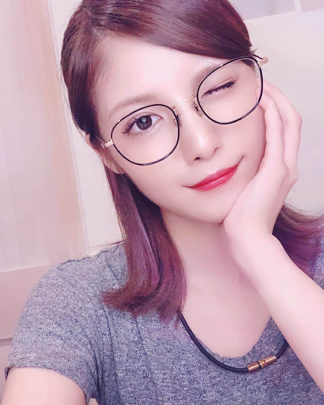 美沙玲奈のインスタグラム：「稽古が終わりー!!!🙌👏👏  #selfie #自撮り #めがね #女子 #リモート #稽古 #朗読劇 #星レト #お疲れ様でした #💓」