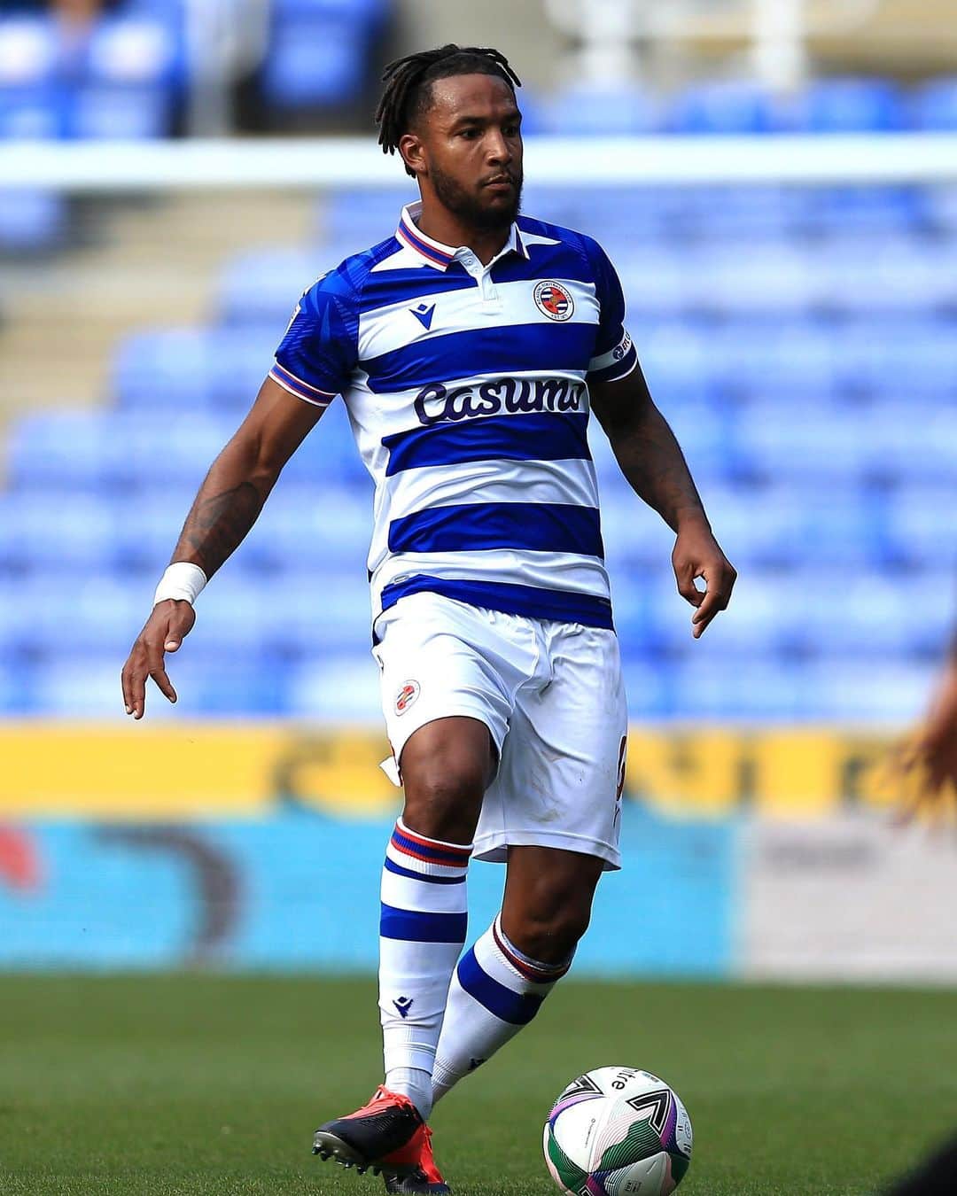 リアム・ムーアのインスタグラム：「20/21..Let’s Go!! @readingfc」