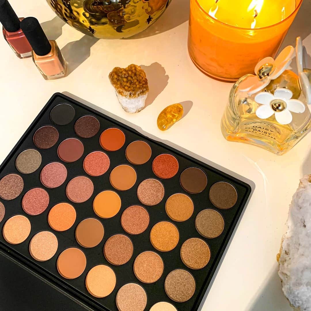 Palladio Beautyさんのインスタグラム写真 - (Palladio BeautyInstagram)「“Autumn Leaves Falling down like pieces into place” 🎶 🍂 ✨ ft. our Newly Released Ultimate Pro Fall Shadow Palette!  . Can you guess that lyric?! . Link In Bio   #PalladioBeauty #NewProductAlert #GlutenFree #CrueltyFree #ParabenFree #NEW #BotanicalAndVitaminInfusedCosmetics」9月6日 22時02分 - palladiobeauty