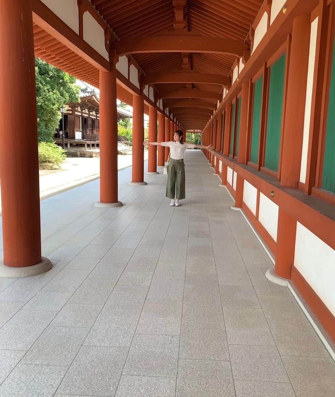 松本ルナさんのインスタグラム写真 - (松本ルナInstagram)「世界遺産にも登録されてる薬師寺✨﻿ ﻿ カラフルな二天王像も🤩💓﻿  二天王像の先に4枚目の景色があって 大人になって訪れる薬師寺は﻿ これまた圧巻でした✨🥺✨﻿ ﻿ しかしめっちゃ広くてビックリした😂﻿ ﻿ 奈良は歴史がいっぱいあって面白い🧡﻿ ﻿ 回廊も素敵だったなぁ〜！！﻿ ﻿ 皆も薬師寺来た事あるかな？？😳  #薬師寺 #奈良 #奈良観光  #奈良観光スポット #世界遺産  #パワースポット #マイナスイオン  #歴史 #素敵な景色 #圧巻 #ルナマップ  #過去pic #勝手に奈良観光大使 #shrine #narajapan」9月6日 22時09分 - ruruna0123