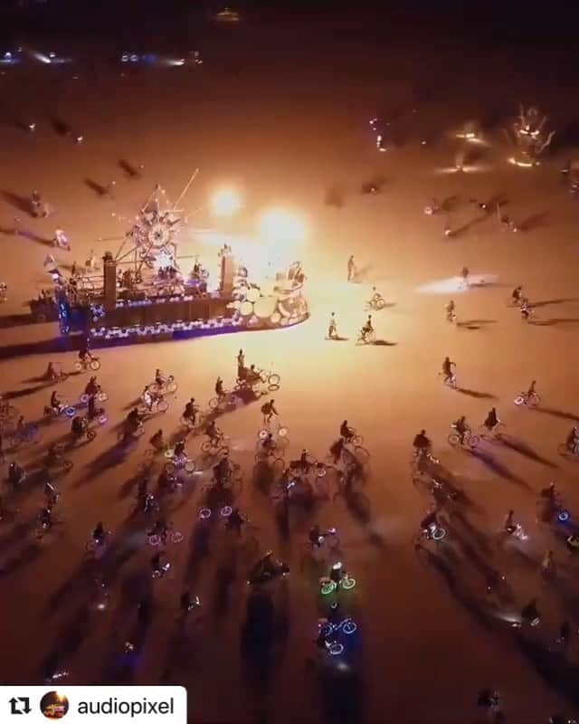ブリアナ・エヴィガンのインスタグラム：「Sure missing being at this magical place right now. There is absolutely NOTHING like it. I can definitely feel being there from this wonderful video, seeing everyone’s beautiful smiling faces from my living room tonight. Sending love to you ALL!!! 🧡🙏🏽」