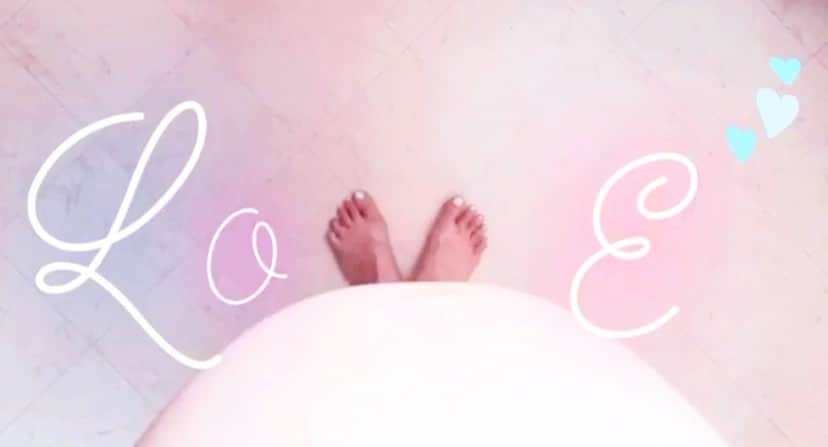 大石ほのかのインスタグラム：「love💙    #likeforlike#❤#followforfollowback#follow#me#baby#マタニティ#ススキノ#ファッション#pregnant#love#pregnancyphoto #photo#かわいい#dog#犬#海#空#sea #family#followｍe#follow4follow#f4f#pretty#cutedog#baby#撮影#shorthair #マタニティフォト」