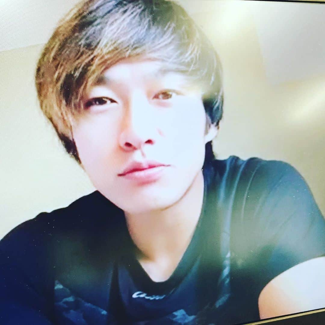 川原豪介さんのインスタグラム写真 - (川原豪介Instagram)「本日16時55分からはFBS夢スポでーす！【ブリかま】のコーナーでは柳田選手にいろいろインタビューしてまーす！好きなドラマなどいろいろ聞いてきました。リモートでパソコン越しでもイケメンでした！ぬんっ！ #柳田悠岐選手 #fbs #夢スポ #ブルーリバー #ソフトバンクホークス #ホークスファンと繋がりたい」9月6日 13時34分 - blueriver_kawa