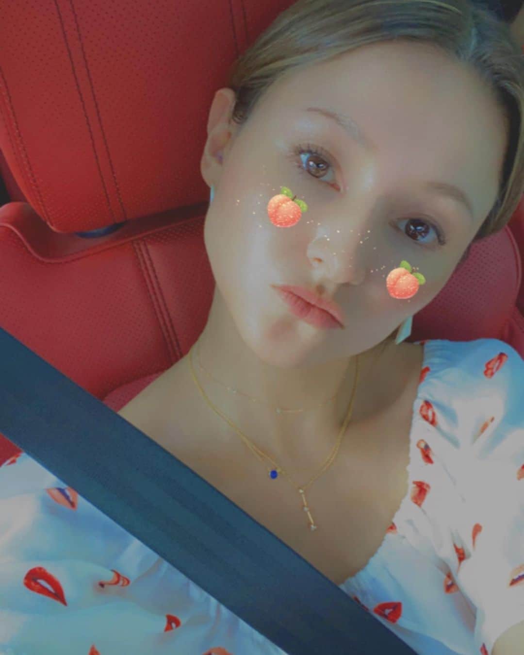 橋本麗香のインスタグラム：「🍑💕  Have a happy day to everyone 😍」