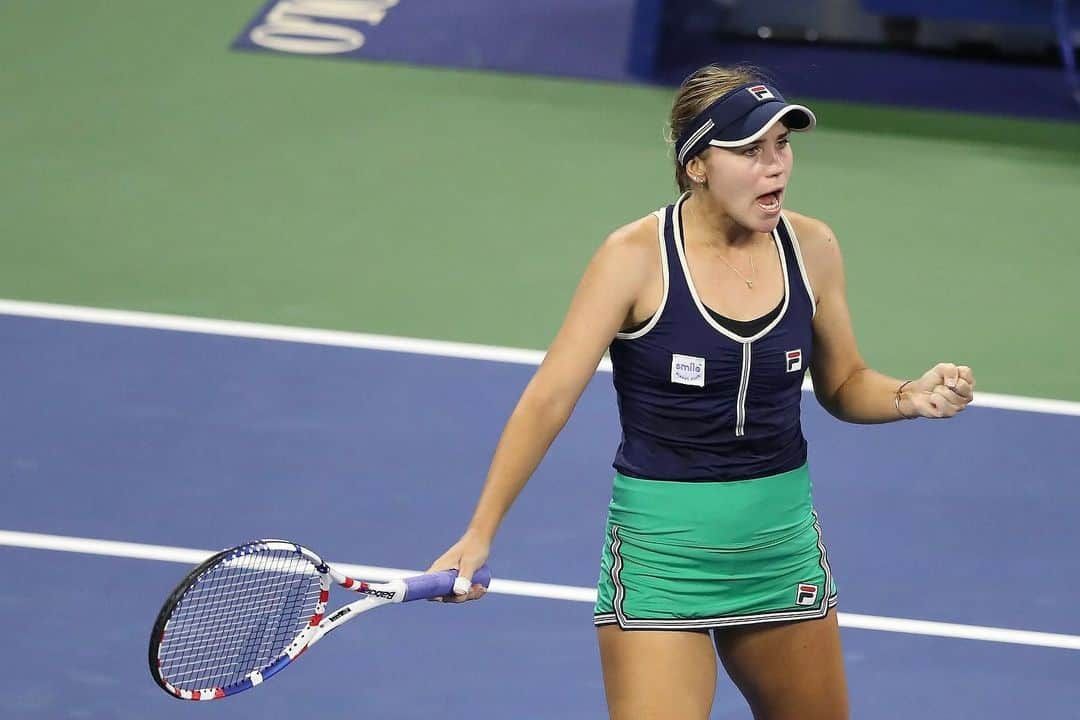 ソフィア・ケニンさんのインスタグラム写真 - (ソフィア・ケニンInstagram)「Into the second week @usopen 😊 @onsjabeur great match!」9月6日 13時57分 - sofia.kenin