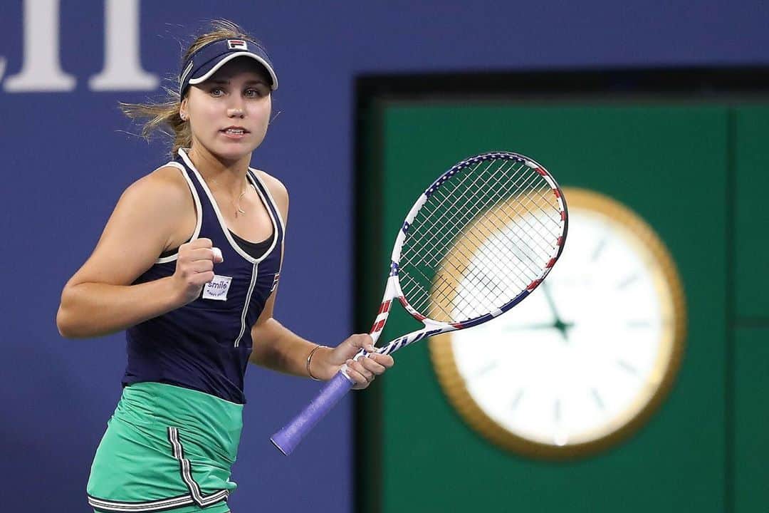 ソフィア・ケニンのインスタグラム：「Into the second week @usopen 😊 @onsjabeur great match!」