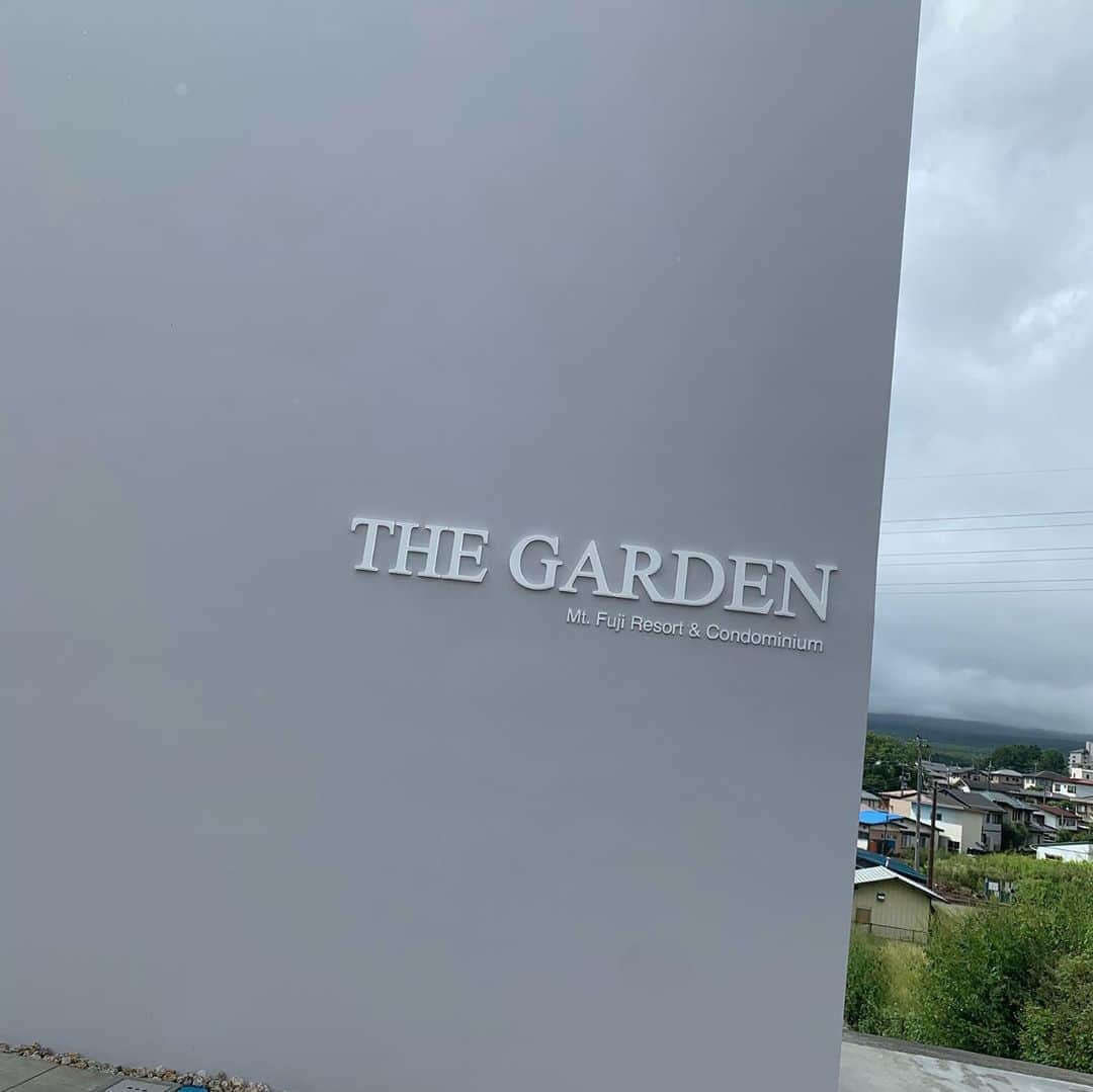 小平智さんのインスタグラム写真 - (小平智Instagram)「今週のホテル最高でした(^^) 河口湖に新しくできたTHE GARDEN HOTEL！ 富士山が目の前にドーン🤩 @the_garden_mt_fuji  #THEGARDEN #HOTEL #河口湖 #フジサンケイクラシック #小平智」9月6日 14時25分 - satoshi_kodaira_official