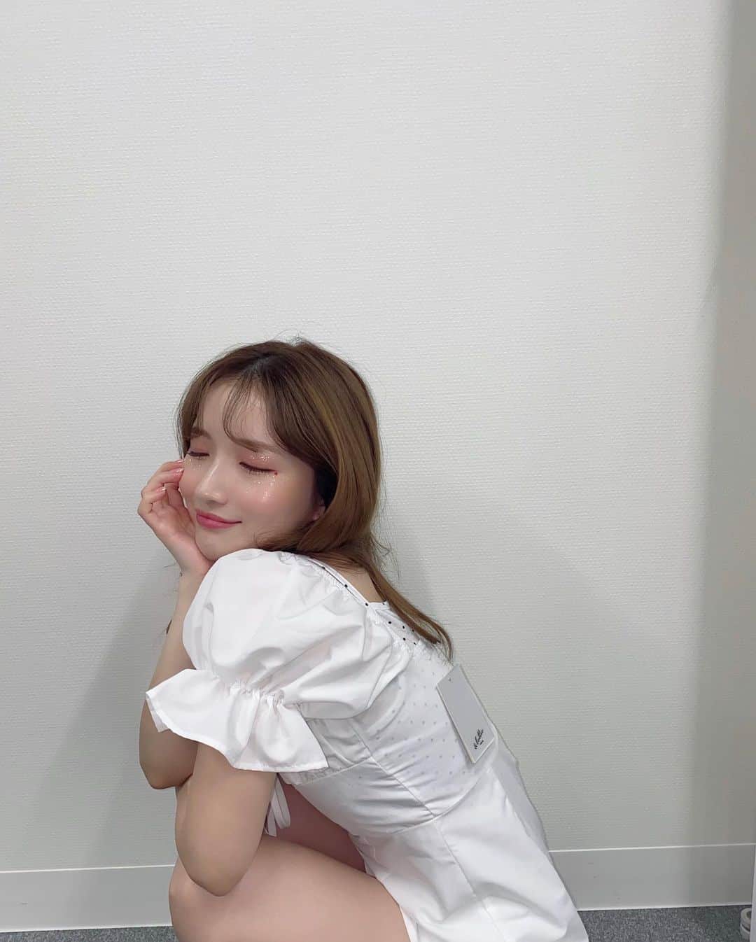 南りほさんのインスタグラム写真 - (南りほInstagram)「きらきらめいく〜💖🌟 このメイク超可愛いよ、自撮りのムービーも後でupするね💋 お洋服のタグ見えてるのも許してほしい…🧸笑」9月6日 14時35分 - minami.riho
