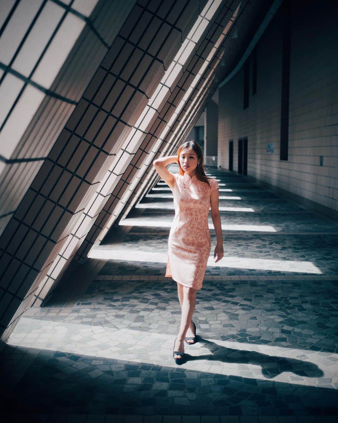 馬曉晴さんのインスタグラム写真 - (馬曉晴Instagram)「𝐌𝐨𝐨𝐝 𝐬𝐡𝐨𝐭𝐬 ☁️ #旗袍」9月6日 14時48分 - maisyma1999