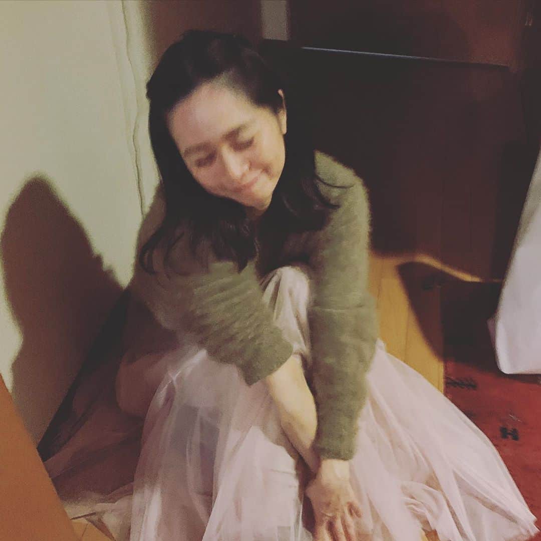八木田麻衣のインスタグラム：「本日20:00〜インスタライブ！！ 今日はかなちゃん。 テーマ「今でも持ってるTPDお宝グッズ」 顔出し無くてもOK。  皆さま、是非とも参加を！ とりあえず、かなちゃんと話すのは、めちゃめちゃ面白い！とだけは言っておこう。」