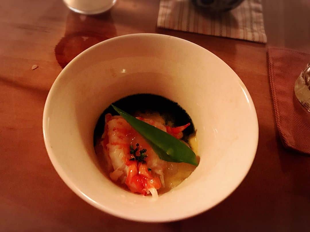 川原由維さんのインスタグラム写真 - (川原由維Instagram)「結構前に伺った @shutotsukiji さん⭐︎  いつもびっくりするほど美味しいお料理を出していただけて、至福の時間です💕  お料理にマッチした日本酒🍶も😋  #和食 #日本食 #日本酒 #しふくのひととき #素敵な方達との #楽しい時間」9月6日 16時06分 - yui5520