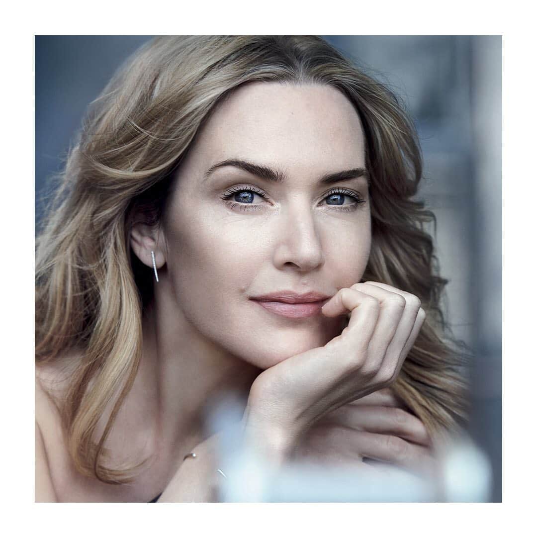 Lancôme Officialさんのインスタグラム写真 - (Lancôme OfficialInstagram)「“As long as you have an inner belief in yourself, the manifestation of that is confidence, and from that comes strength.” Kate Winslet knows how important it is to love who you are. When do you feel truly confident? Dare to #LiveYourStrength with Advanced Génifique Youth Activating serum. #Lancome #AdvancedGenifique #skincare」9月6日 16時05分 - lancomeofficial