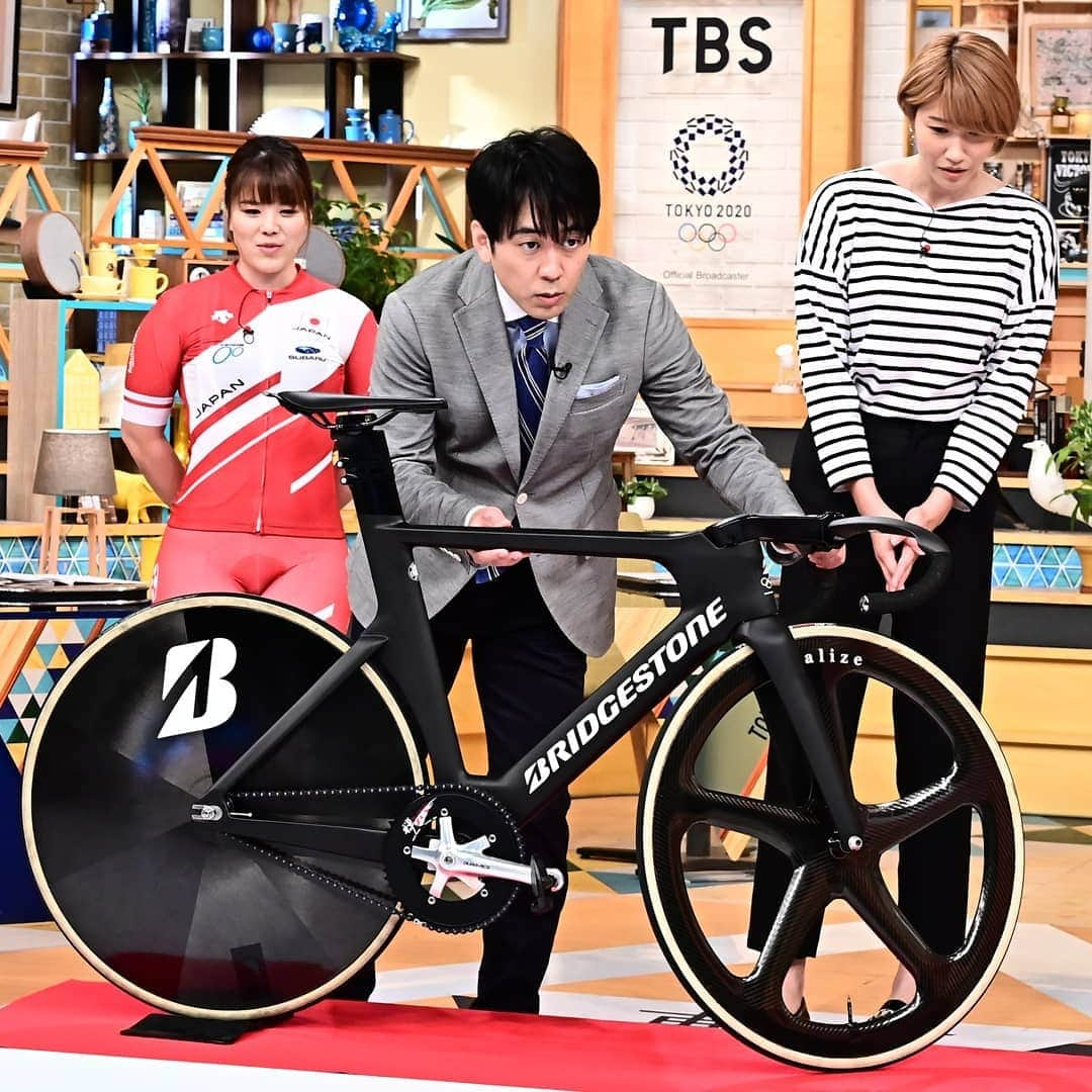 TBS「東京VICTORY」さんのインスタグラム写真 - (TBS「東京VICTORY」Instagram)「次回の東京VICTORYは、日本発祥の種目🚴“ケイリン”の魅力に迫ります😁💐💐 . ゲストは、東京五輪・金メダル候補🥇ケイリンのトップレーサー3人の登場です✨ . 日本のエース・新田祐大選手、脇本雄太選手💐 そして日本女子初のケイリン代表内定・小林優香選手🎊✨ .  3選手にとって欠かせない“トラックレーサー”がスタジオに登場🚲🚲 選手たちの自転車“トラックレーサー”1台の驚がくの値段に一同騒然😳✨  果たしてそのお値段とは！？」9月6日 16時15分 - tbs_tokyo_v