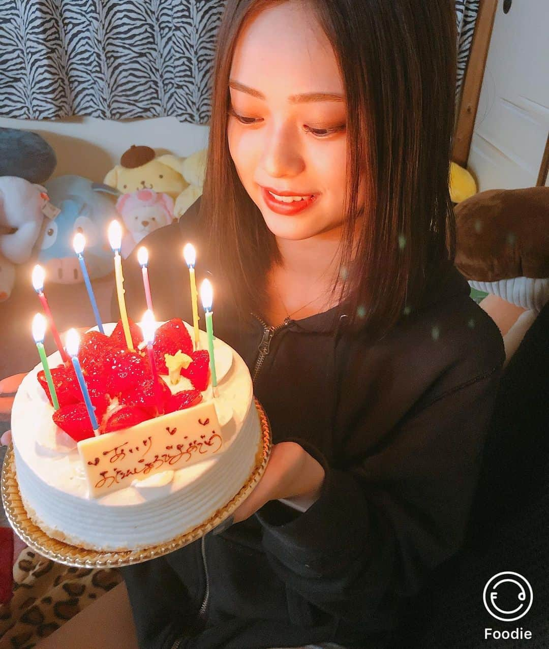 原藍梨さんのインスタグラム写真 - (原藍梨Instagram)「・ ともやに誕生日サプライズしてもらいました😳❤️  すっごいびっくりだらけだった笑 本当に本当にたくさんありがとう🥺 18歳もともやとたくさん良い思い出つくる!!  誕生日ケーキとの写真FoodieのYUってフィルターで、 ケーキも美味しそうに撮れた🤤  #フーディーカメラ #Supported #18」9月6日 16時24分 - 80_airi