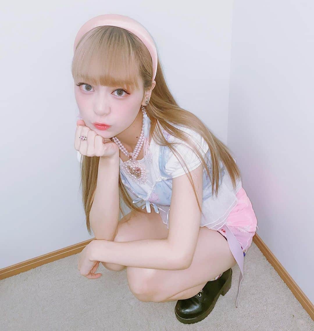 水森依音さんのインスタグラム写真 - (水森依音Instagram)「💗  #Swankiss #figandviper  #milkfashion #セーラームーン #sailormoon #kawaiifashion #harajukufashion #カチューシャ #pinkpixieprincess #royalorder」9月6日 16時33分 - ion_mizumori
