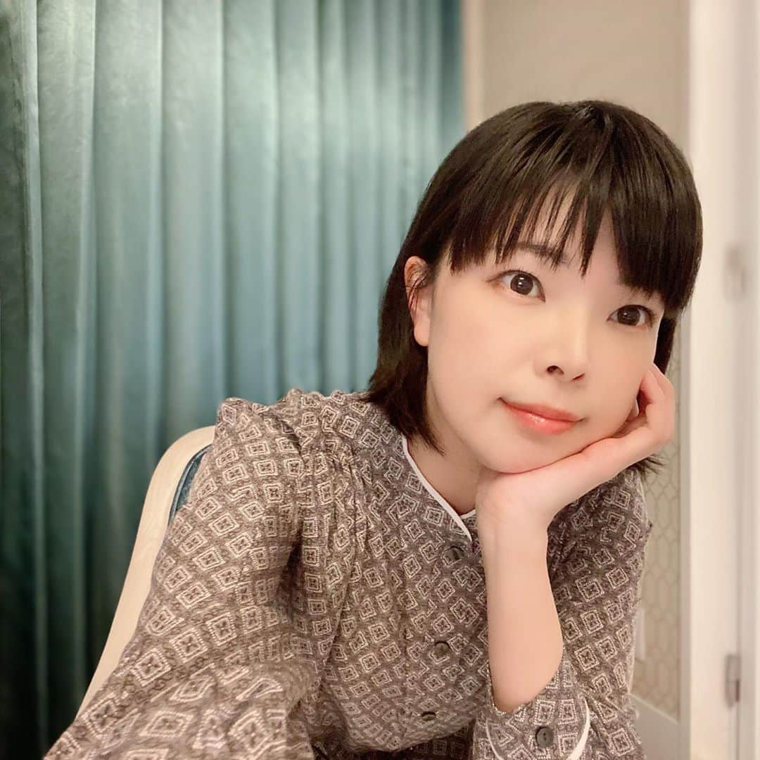 彩羽真矢さんのインスタグラム写真 - (彩羽真矢Instagram)「Live with my heart and my choice ❗️  I'm not the fault of anyone now.  But thanks to everyone ✨    If I have to move, my life won't move😃 ️  自分の意思で自分の選択で生きる❗️ 今の私は誰のせいでもない。 でも、誰かのおかげではある✨  私が動かなきゃ、私の人生は動かない😃  #move #life #自分の人生 #まだできる #強く生きる #がんばる #happy #gomyway」9月6日 16時30分 - chami_444