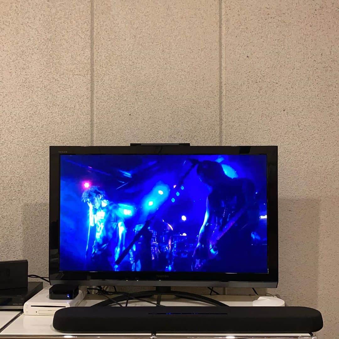 三吉ツカサのインスタグラム：「起きたら20年経ってた #brahman25時間」
