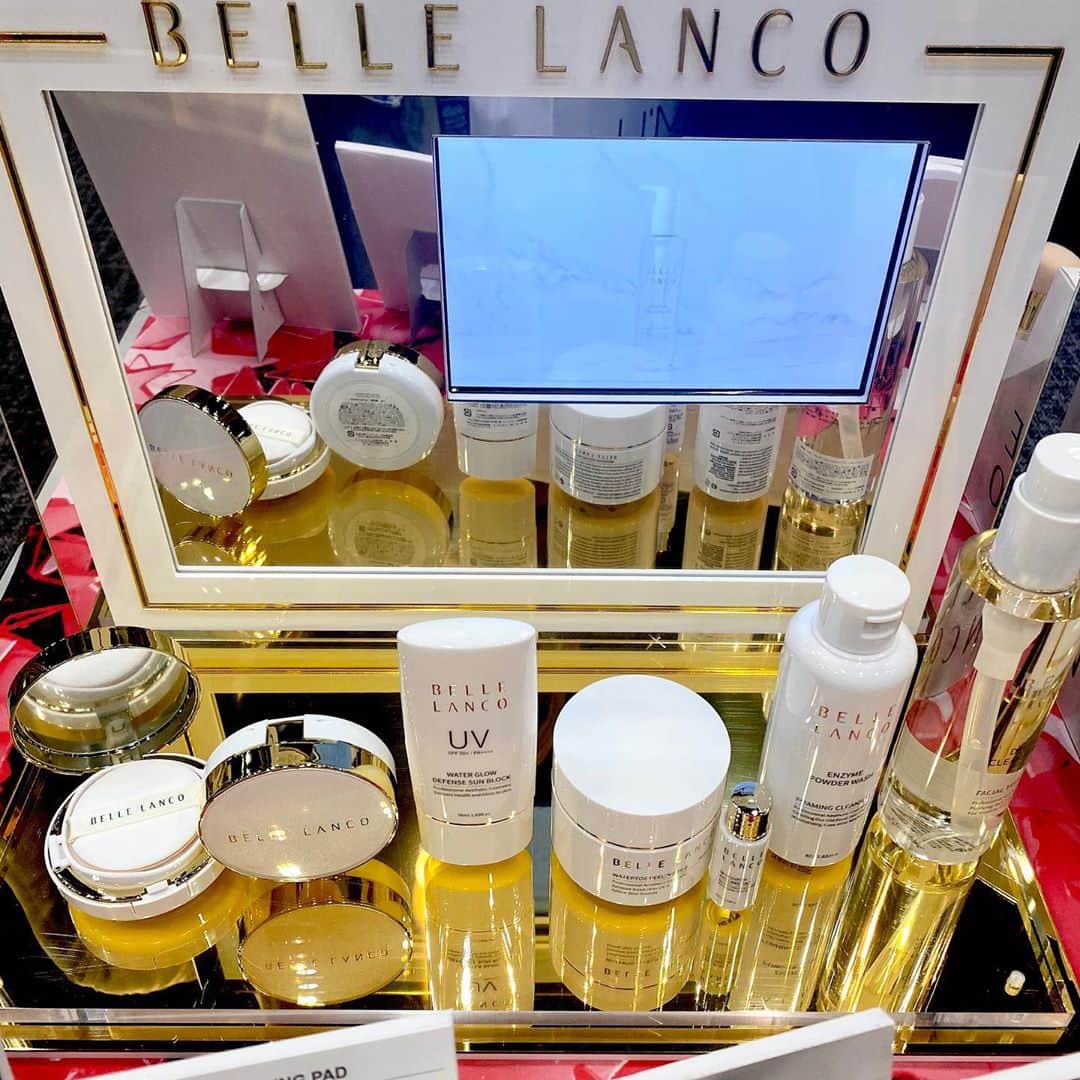中谷あすみさんのインスタグラム写真 - (中谷あすみInstagram)「コスメな週末💄  ロフトのコスメフェスティバル2020A/Wへお邪魔してきました🙌 大好きなコスメがたくさん並んでいて惹かれる物がたくさん💓 これから秋冬に向けてなにを揃えようか悩み中です🤔  #ロフトのコスフェス#ロフト展示会#コスメ好きな人と繋がりたい#コスメレポ#スキンケアレポ #新作コスメ#bellelanco#cipicipi#huxley#herbgarden#lilybyred#lourdes#etudehouse#pr」9月6日 16時54分 - asumi_naa