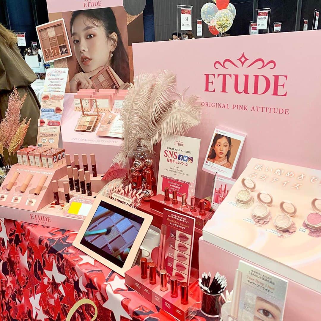 中谷あすみさんのインスタグラム写真 - (中谷あすみInstagram)「コスメな週末💄  ロフトのコスメフェスティバル2020A/Wへお邪魔してきました🙌 大好きなコスメがたくさん並んでいて惹かれる物がたくさん💓 これから秋冬に向けてなにを揃えようか悩み中です🤔  #ロフトのコスフェス#ロフト展示会#コスメ好きな人と繋がりたい#コスメレポ#スキンケアレポ #新作コスメ#bellelanco#cipicipi#huxley#herbgarden#lilybyred#lourdes#etudehouse#pr」9月6日 16時54分 - asumi_naa