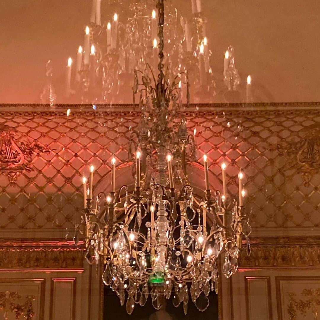 アレクシマビーユさんのインスタグラム写真 - (アレクシマビーユInstagram)「QG reopen @lemeuriceparis happy to see the bar team again #qg #lemeuricebar228 #bar228 #parislanuit #hotelbar #drinks #friends #6monthlater #vibes #luxury #happysaturday with @mcmabille & @mariebeltrami #alexismabille」9月6日 17時08分 - alexismabille