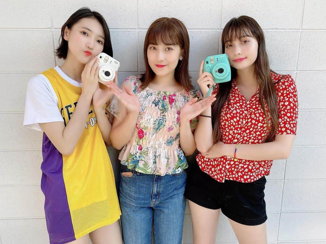 チューニングキャンディー（Chuning Candy）さんのインスタグラム写真 - (チューニングキャンディー（Chuning Candy）Instagram)「チェキの季節ですか😎 #チューニングキャンディー#チュニキャン #愛子#ゆうり#LILI #チェキ#offshot」9月6日 17時05分 - chuningcandy