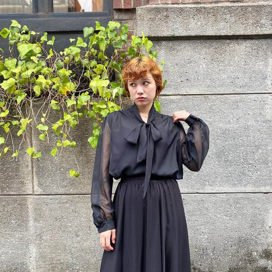 PUNK CAKEさんのインスタグラム写真 - (PUNK CAKEInstagram)「•oriental China jacket •see-through sleeve ribbon blouse •slit black skirt 【SOLD】  #harajuku #vintage #vintageclothing #punkcake #原宿 #原宿古着屋 #東京古着屋 #古着 #古着コーデ #古着女子 #古着屋巡り #レディース古着」9月6日 17時10分 - punk_cake