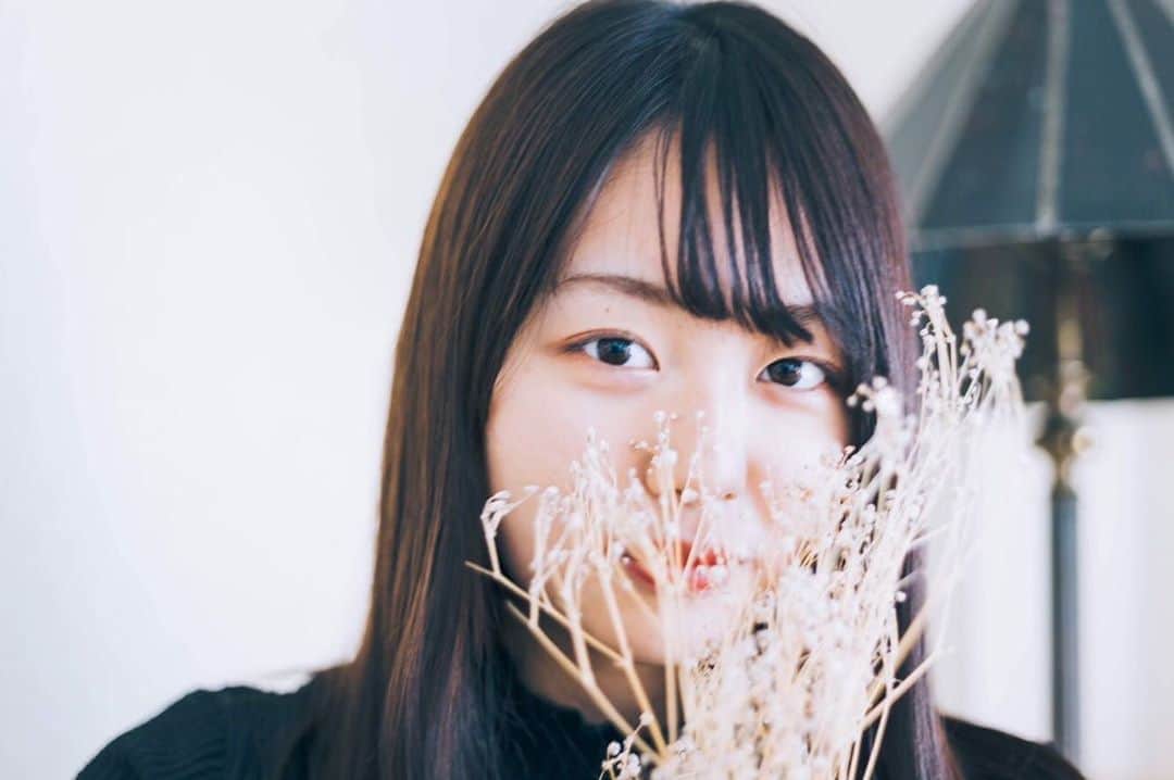犬塚花菜子のインスタグラム：「こんばんは！ 今日は日曜日だったけど、みなさん何してましたか？ 天気がどんどん変わるから体調には気をつけてくださいっ 明日からまた新しい1週間！ 頑張りましょう🌻笑顔でっ  #かなポチ とTwitterの固定ツイートのRT、よろしくお願いします！！🙇‍♂️  #Instagram#撮影モデル#被写体#ミスミスター#ミス桜美林#桜美林大学#ミスコン#ファイナリスト#撮影#ミクチャ #配信#投票 #ミス桜美林 #ミスミスター桜美林 #f4f#ootd#サロモ#サロンモデル#follow#followforfollowback#カメラ越しの私の世界#一眼レフ#フィルム#filmphotography#東京#カフェ巡り#iPhone#camera」