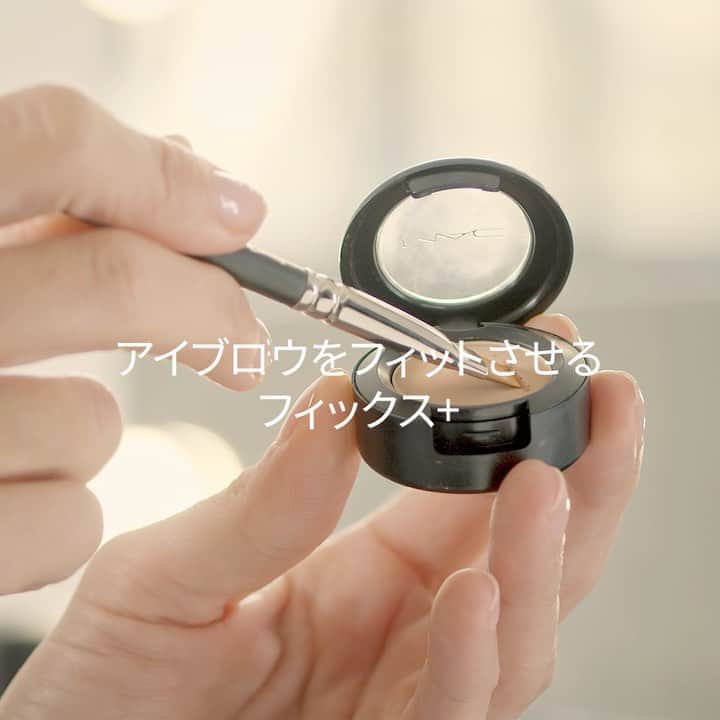 M∙A∙C Cosmetics Japanのインスタグラム：「肌にうるおいをプラスしながら、メイクをセット✨メイク前後だけでなく、アイブロウパウダーと合わせて使うことで、さらにパウダーをフィットさせて簡単に美人眉へ。 ㅤ 【公式オンラインショップ限定特典】 ☑︎初回ご購入のお客様へ10% OFFクーポンをプレゼント （クーポンコードwelcome） ㅤ #MACFixPlus #MACフィックスプラス#MACCosmeticsJapan #MACCosmetics #MAC #MACコスメ #マックコスメ #コスメ#コスメ紹介#コスメ好き #夏メイク#化粧水#ミスト#ミスト化粧水#潤い#保湿#保湿ケア#スキンケア#セルフケア#しっとり #スキンケアマニア#スキンケア用品#スキンケア大好き#スキンケア紹介#保湿化粧水#透明感#潤い肌」