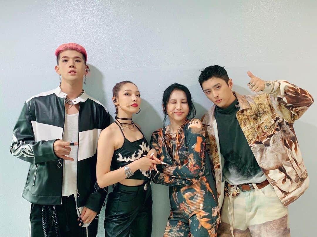 K.A.R.Dさんのインスタグラム写真 - (K.A.R.DInstagram)「[#KARD] 2020.09.06 SBS 인기가요 #GUNSHOT🔫  #BM #JSEPH #SOMIN #JIWOO #비엠 #제이셉 #전소민 #전지우 #SBS #인기가요」9月6日 17時27分 - official_kard