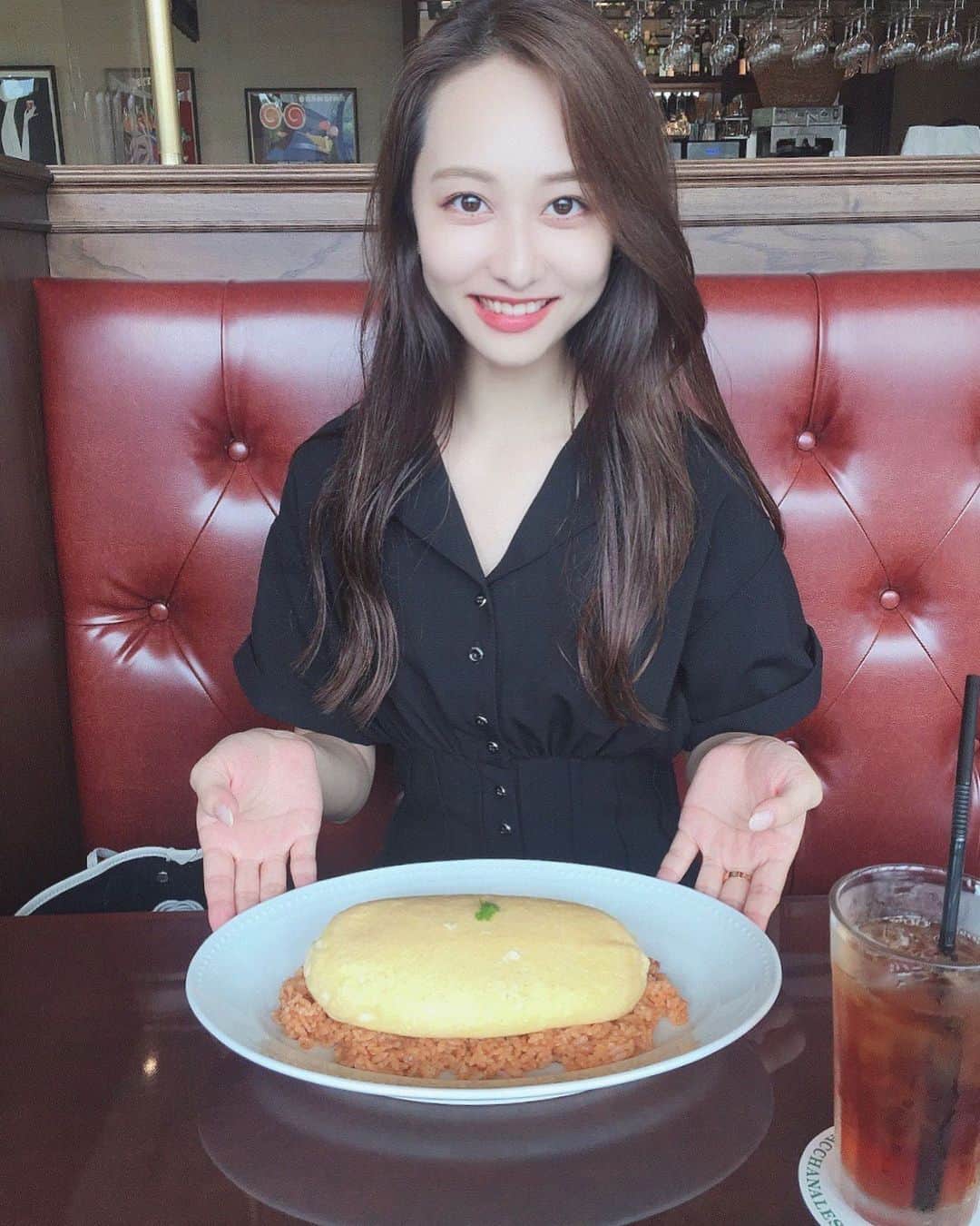 池田星来のインスタグラム：「. 今日はオムライスを食べました🍴🥚  いつも投票報告ありがとうございます🥺 本日もURLからの投票お待ちしています🍀  #auxbacchanales #withharajuku #オムライス #ミスコンテスト #ミスコン #ファイナリスト #ミス共立女子 #東京カフェ #ランチ #カフェ巡り #東京グルメ #スフレオムライス」