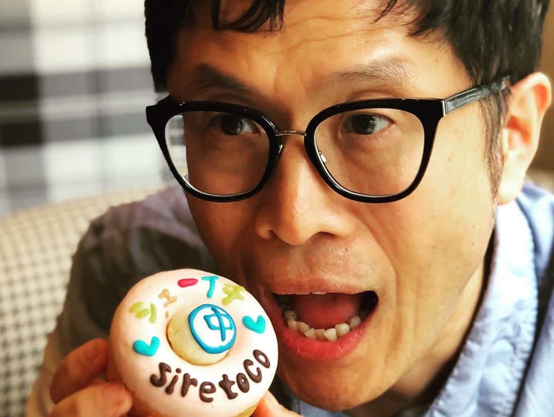 名越康文さんのインスタグラム写真 - (名越康文Instagram)「#シューイチ  #中丸くん誕生日 #おすそ分け #シューウィッチ #獲得品 #ミスタードーナッツ #しれとこドーナツ」9月6日 17時49分 - nakoshiyasufumi