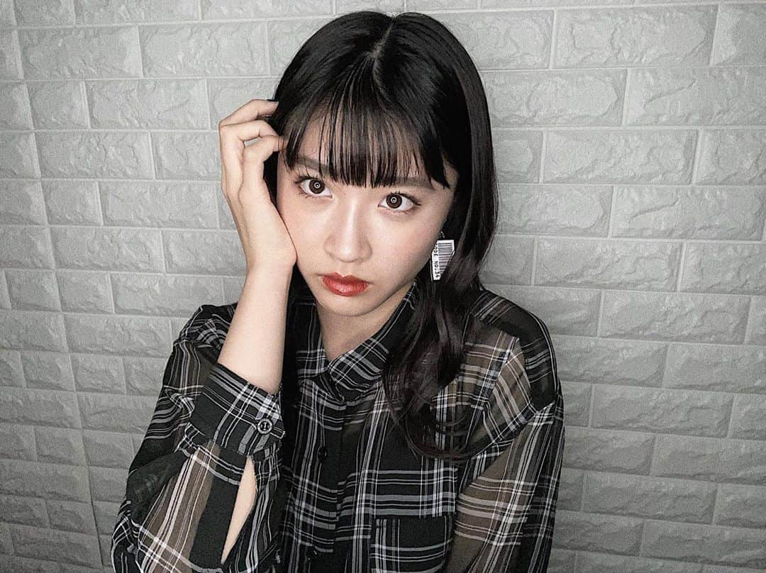 若林真帆のインスタグラム：「面白いコメント待ってる 🧃」