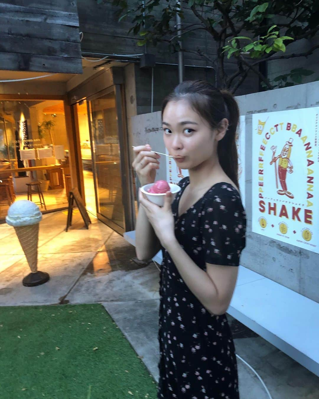 原花奈妃さんのインスタグラム写真 - (原花奈妃Instagram)「ダイスキなkippys  もうすぐ夏も終わりだね〜 来年はマスク無しで沢山お出かけできますように。❤︎ ナチュラルメイクDAY _ #fashion #コーデ #미니멀룩 #전신샷 #꾸안꾸 #뷰티스타그램 #좋아요반사 #좋반 #trustar #着まわし #ootd #협찬  #생일 #kippyscococream #icecream #organic #原宿 #千駄ヶ谷 #おすすめカフェ #ナチュラルメイク」9月6日 18時28分 - hanaki__h