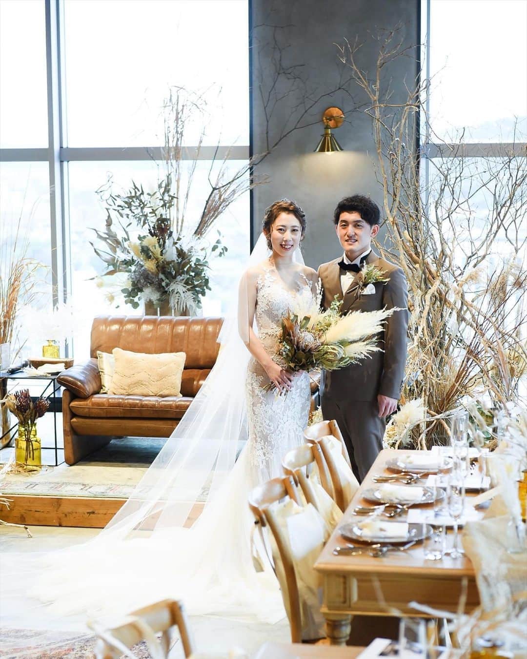 THE STYLE No.20 NEW YORK STYLE WEDDINGのインスタグラム：「2020年5月☆オープン2周年★ 口コミサイトの料理部門4年連続No.1獲得 No.20で自分たちらしい結婚式が叶う . ↓詳しくはHPをチェック↓ https://www.styles.jp/wedding/20f/ . 週末＆平日ブライダルフェアを開催しております メッセージ or ダイレクトメールからでも予約可能 . ↓ TEL ↓ 086-234-7310 . ↓ MAIL ↓ info-thestyle@styles.jpn.com . #thestyle #wedding #bridal #party #weddingparty #weddingphoto #weddingdress#starwedding #instagood #instalike #love #style #instapic  #結婚式 #結婚 #岡山結婚式 #ウェディング #プレ花嫁 #花嫁 #テーブルコーディネート #結婚式準備 #日本中のプレ花嫁さんと繋がりたい #ウェディングドレス #ウェディングフォト #ウェディングレポ #令和婚 #令和」