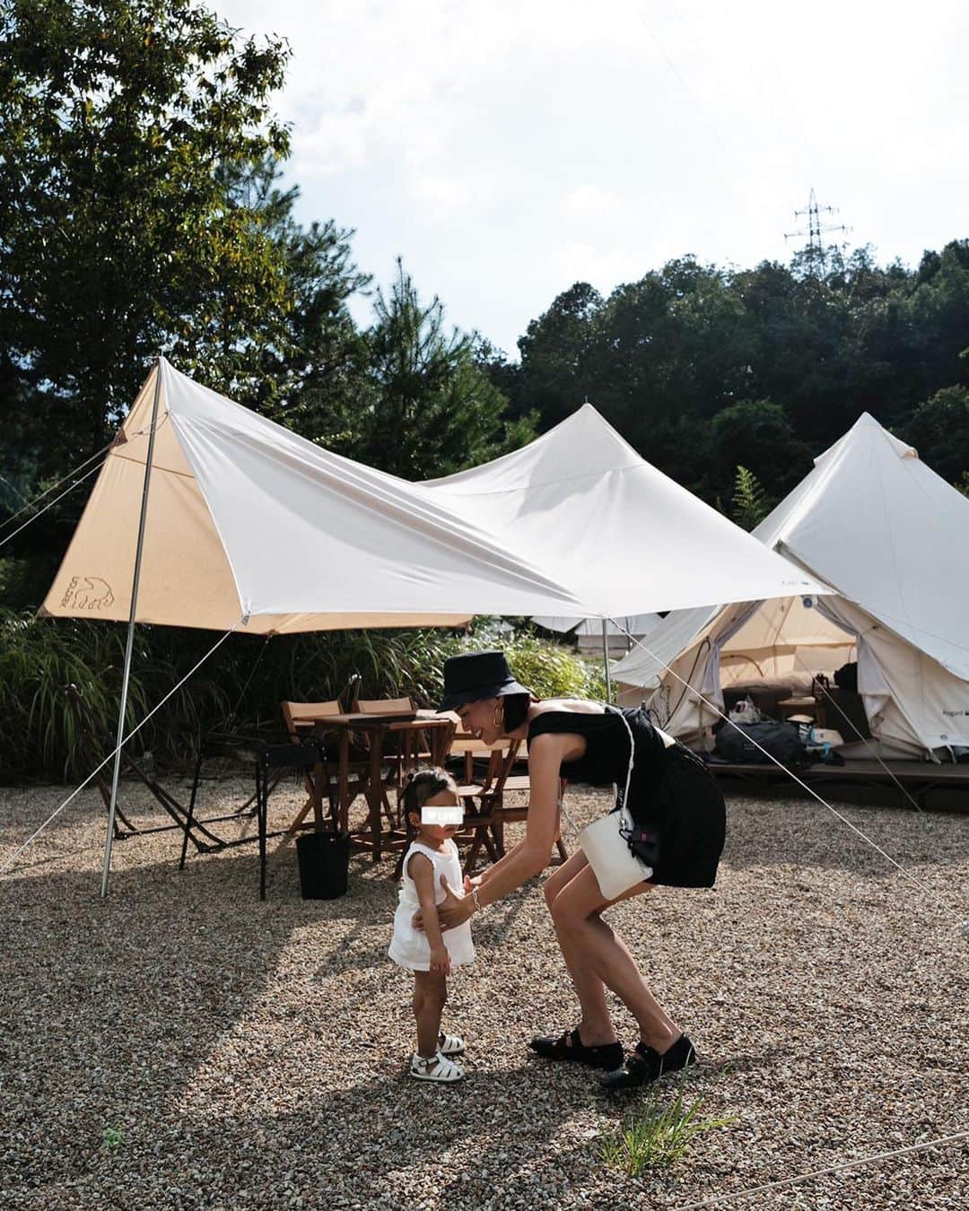 ayu kagawaさんのインスタグラム写真 - (ayu kagawaInstagram)「週末は楽しみにしていたcamp🏕 出石の温楽ノ森に行ってきました！ オープンしたばかりなのでとても綺麗で自然の中で楽しめて最高でした🌳🌿💫 camp初心者だから服装も悩んだけど、まだまだとっても暑かったので薄着で正解✌️ 一応薄手の上着も持っていってたけれど、出番なしでした！ #camp#キャンプ #fashion#mamafashion #ootd#outfit#coordinate #dior#alexanderwang#rosymonster #jilsander#delvaux#ceciliebahnsen」9月6日 18時51分 - ayuyunyun