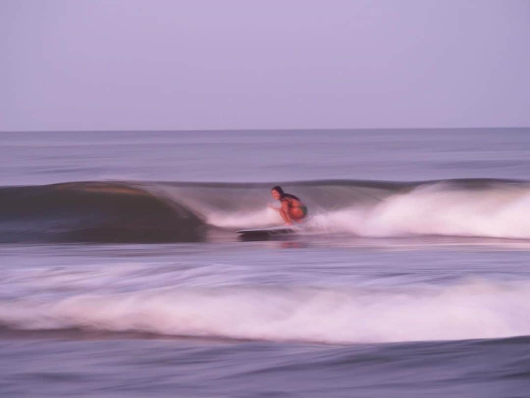 田岡なつみのインスタグラム：「久しぶりのサイズアップで ほんとにいい波だった♡  #surfing#longboard#chiba#japan」