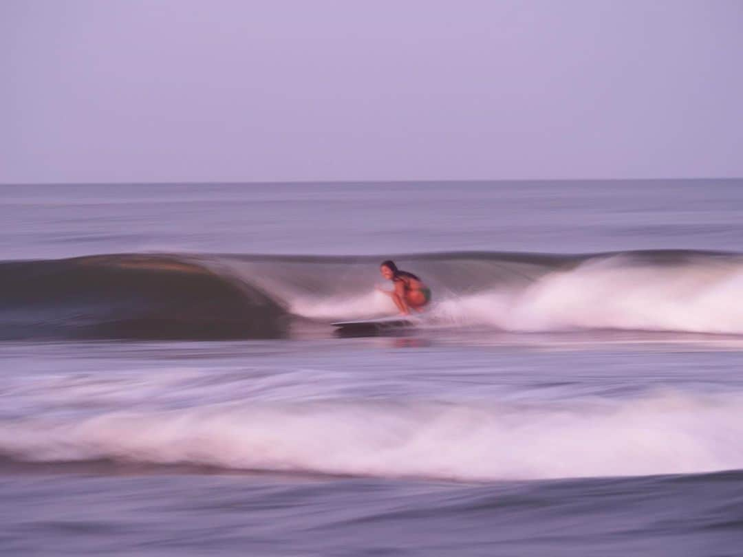 田岡なつみのインスタグラム：「久しぶりのサイズアップで ほんとにいい波だった♡  #surfing#longboard#chiba#japan」