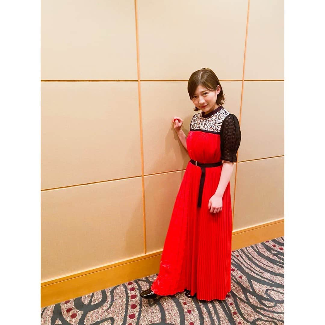 伊藤沙莉さんのインスタグラム写真 - (伊藤沙莉Instagram)「遅ればせながらの一挙紹介  かわいいお洋服たちです👗💓  【一枚目】 ワンピース @suzukitakayuki_atelier イヤリング @roughntumble_mine  【二、三枚目】 dress @tamaehirokawa #somarta earring @critical_lab boots @jimmychoo  【四、五枚目】 ブラウス スカート @near.nippon_official パンプス @dianashoespress イヤリング @joueteofficial」9月6日 19時18分 - itosairi