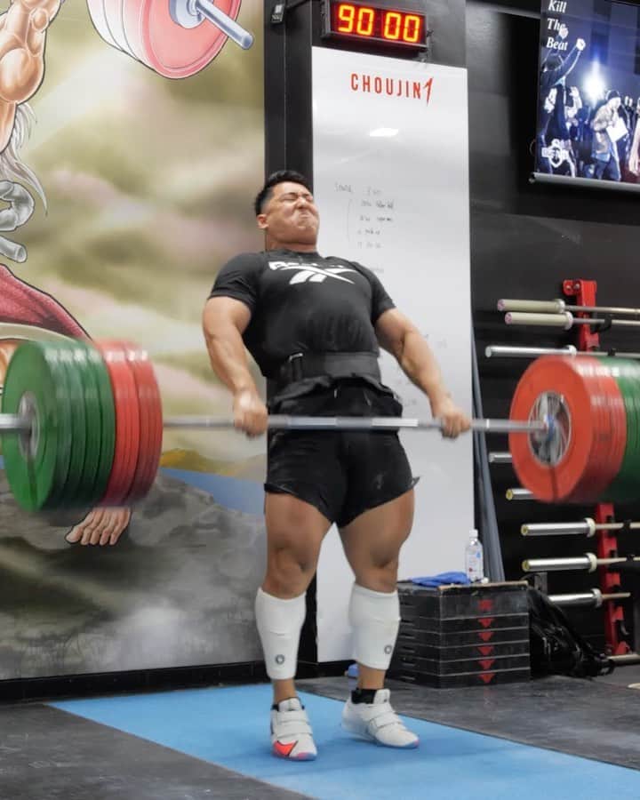 山本俊樹のインスタグラム：「- clean 200kg  @blackships_choujin1  #ウエイトリフティングやろうぜ  #耐えて勝つ #率先垂範 #FINELAB #CHRIO #CHERANDKER」
