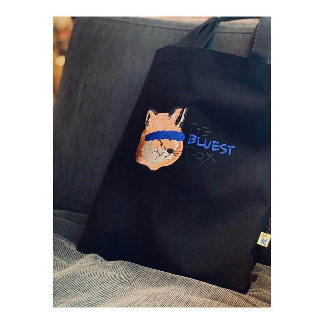 木下流声のインスタグラム：「. お気に入りのトートバッグ。 . . . かわいいのです🤤 . . . #maisonkitsune #adererror #bag #fashion」