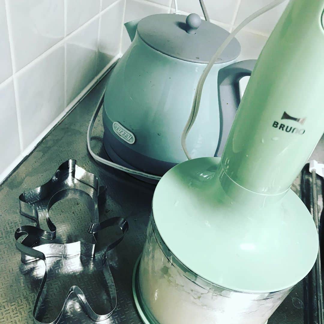 大和未知さんのインスタグラム写真 - (大和未知Instagram)「ケトルと、ハンドミキサーの 　　色に合わせて購入💎  #kitchen を　楽しい場所に💎」9月6日 19時47分 - michi.minnashiawase