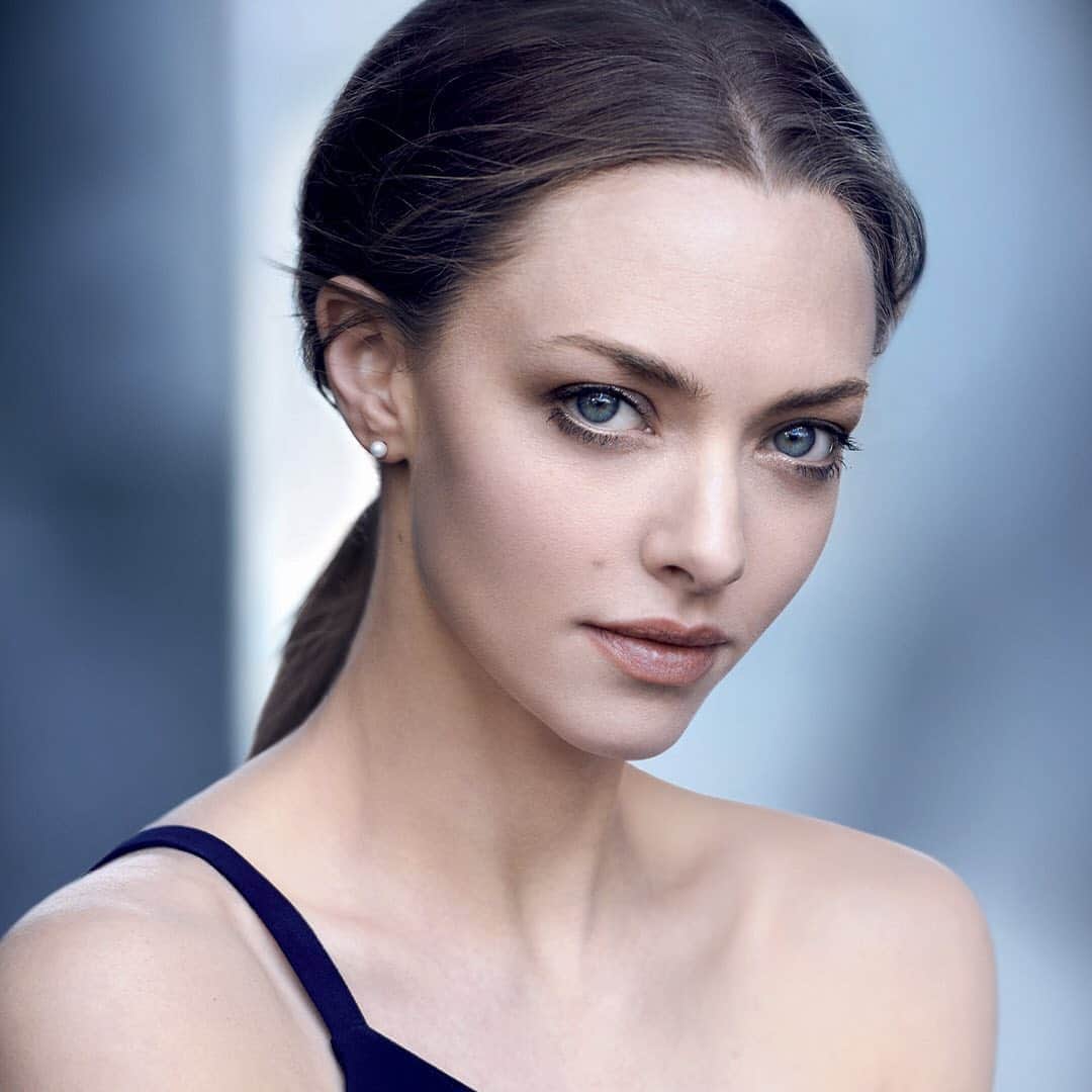 Lancôme Officialさんのインスタグラム写真 - (Lancôme OfficialInstagram)「“Any time I climb a mountain that I’ve made for myself I feel incredible.” Amanda Seyfried’s @mingey inner strength is patience and a drop of Advanced Génifique. When have you felt the power of persistence? Share down below! #Lancome #LiveYourStrength #AdvancedGenifique #skincare」9月6日 20時01分 - lancomeofficial
