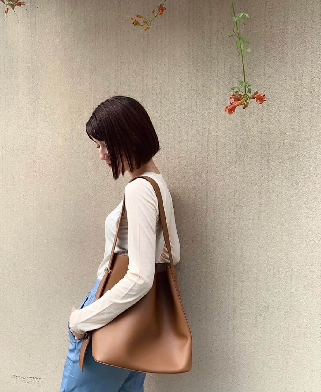 藤本林花美愛さんのインスタグラム写真 - (藤本林花美愛Instagram)「大きいバッグ最近よく使うの~  めずらしくブラウン🤎」9月6日 20時10分 - lily_1001_official